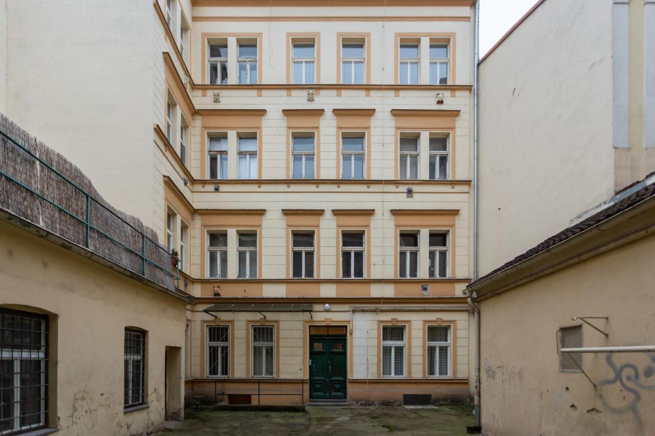 Bright And Neat Apartments At Zizkov Прага Экстерьер фото
